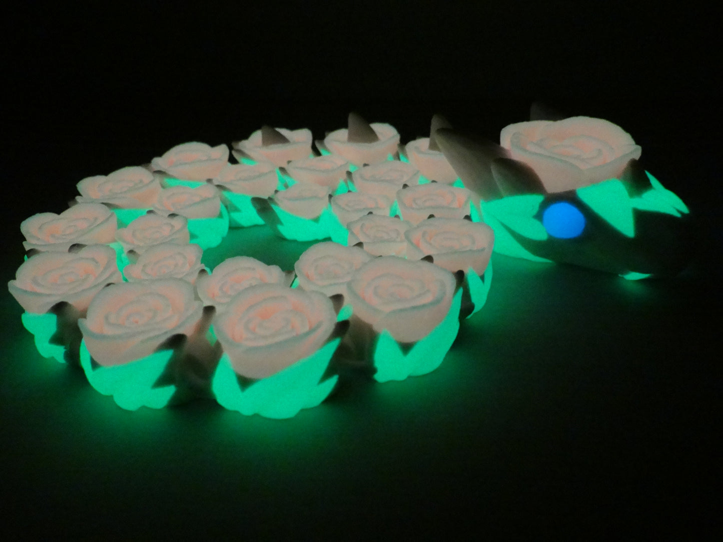 3D Printed Articulating Rose Snake β Elegant Poseable Floral Fantasy Decor