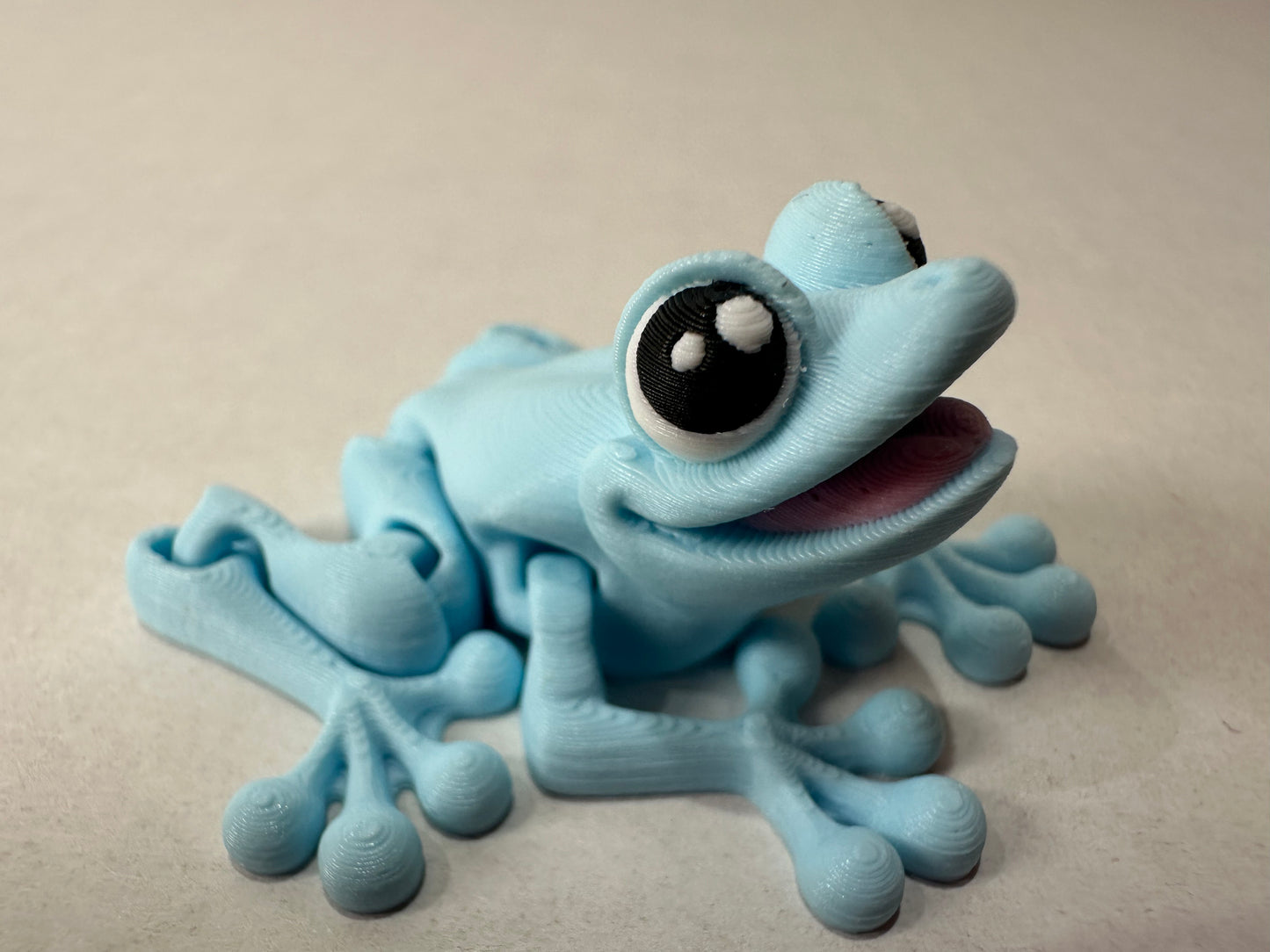 3D Printed Magnetic Articulating Tiny Frog – Cute Fridge or Desk Buddy