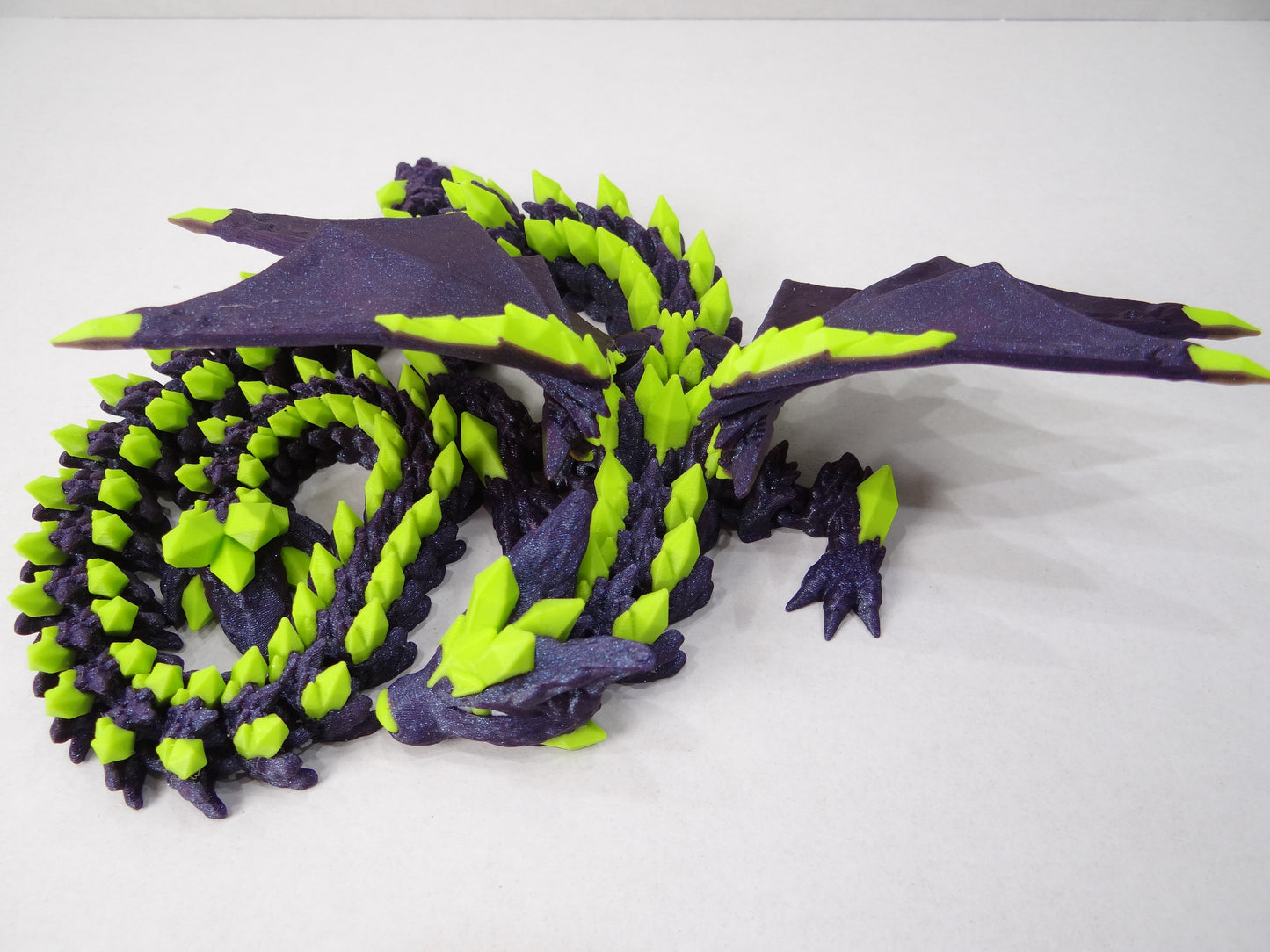 3D Printed Articulating Crystal Wolf Dragon – Fantasy Shelf Decor