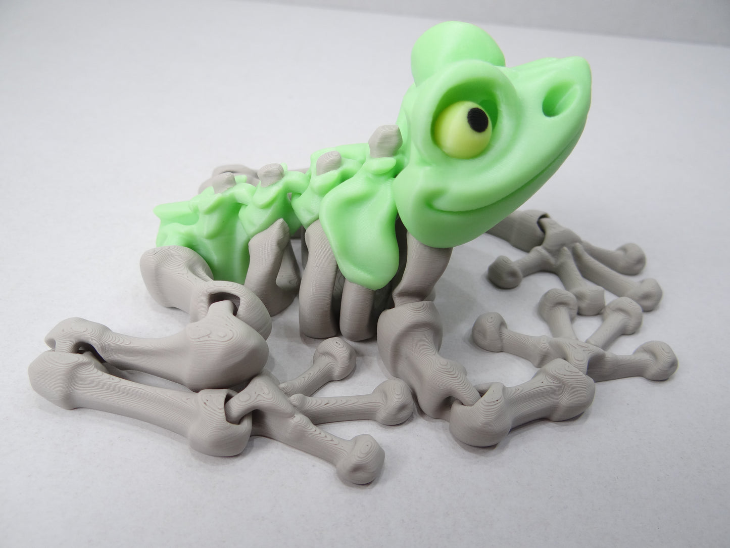 3D Printed Articulating Magnetic Skeleton Frogs – Spooky & Fun Decor