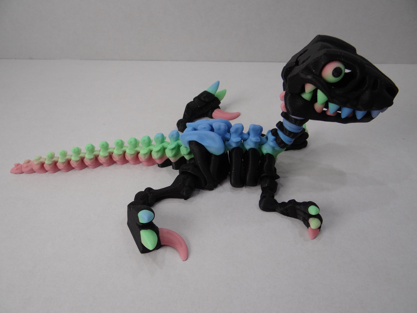 3D Printed Articulating Skeleton Raptors – Fantasy Fossil Fun