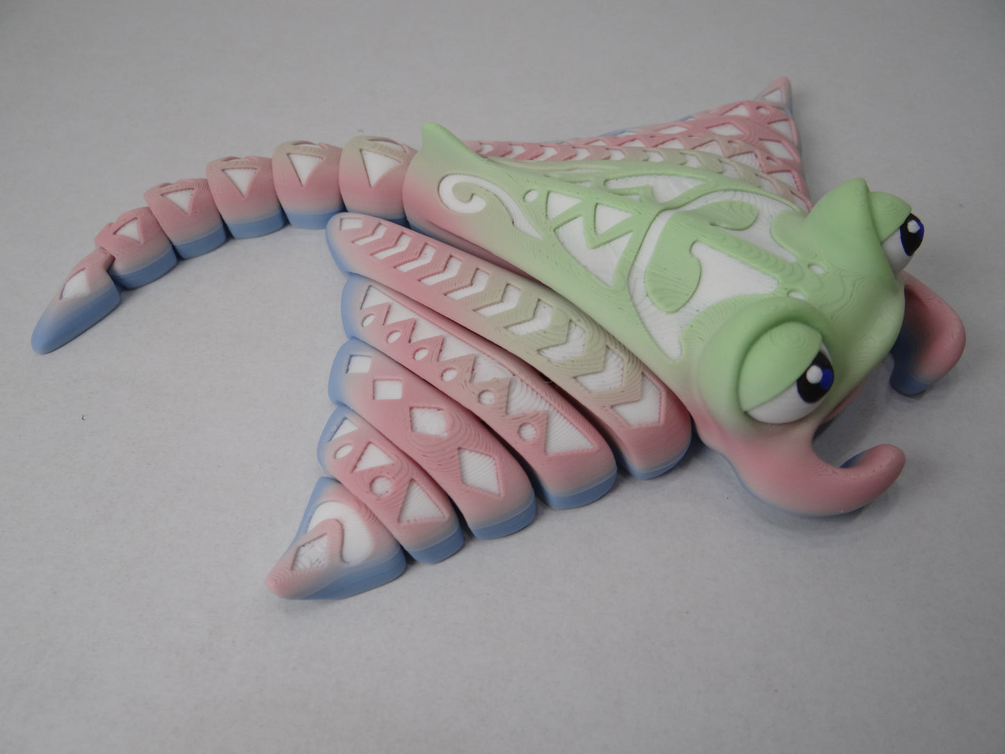 3D Printed Manta Ray – Tattooed Poseable Sea Animal – Ocean Lover Gift