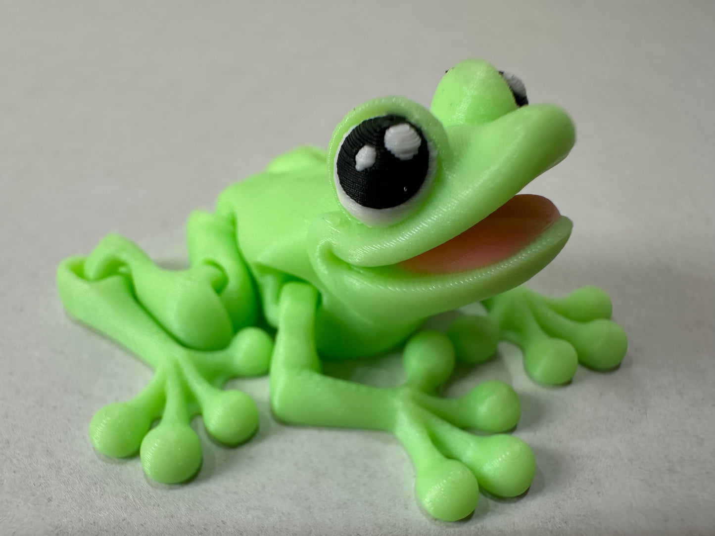 3D Printed Magnetic Articulating Tiny Frog – Cute Fridge or Desk Buddy
