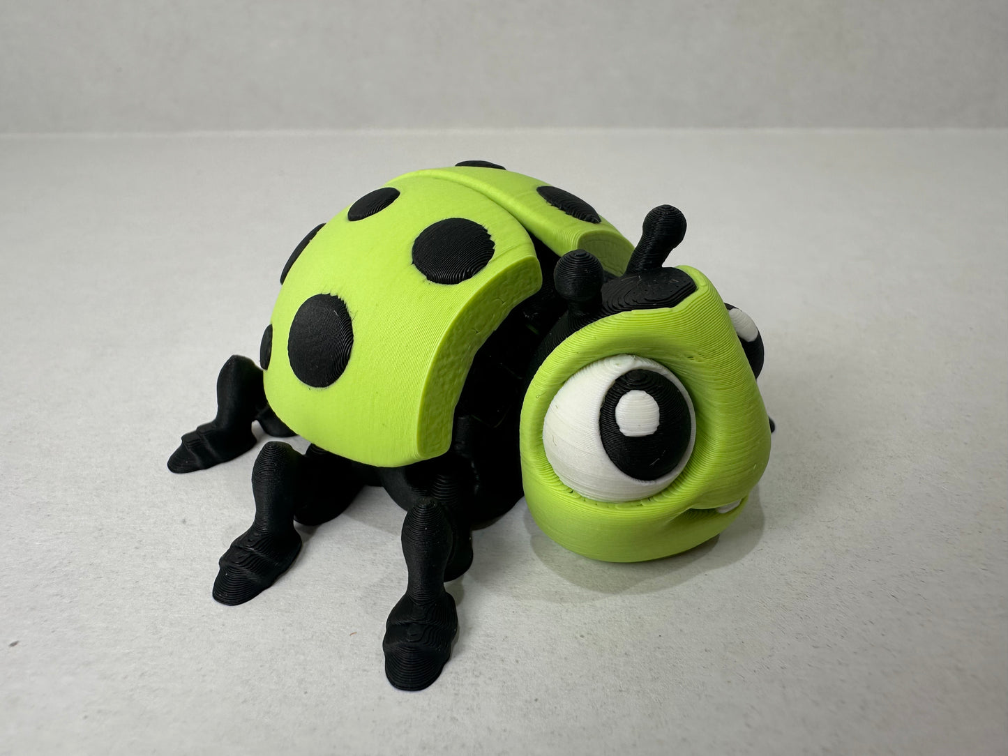 3D Printed Articulating Magnetic Ladybug – Colorful Fridge or Desk Decor