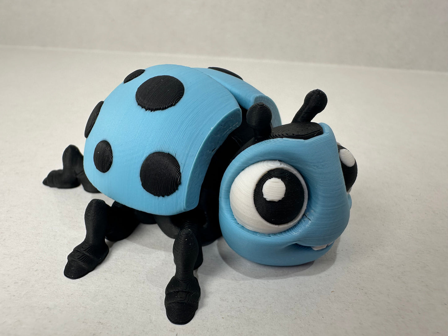 3D Printed Articulating Magnetic Ladybug – Colorful Fridge or Desk Decor