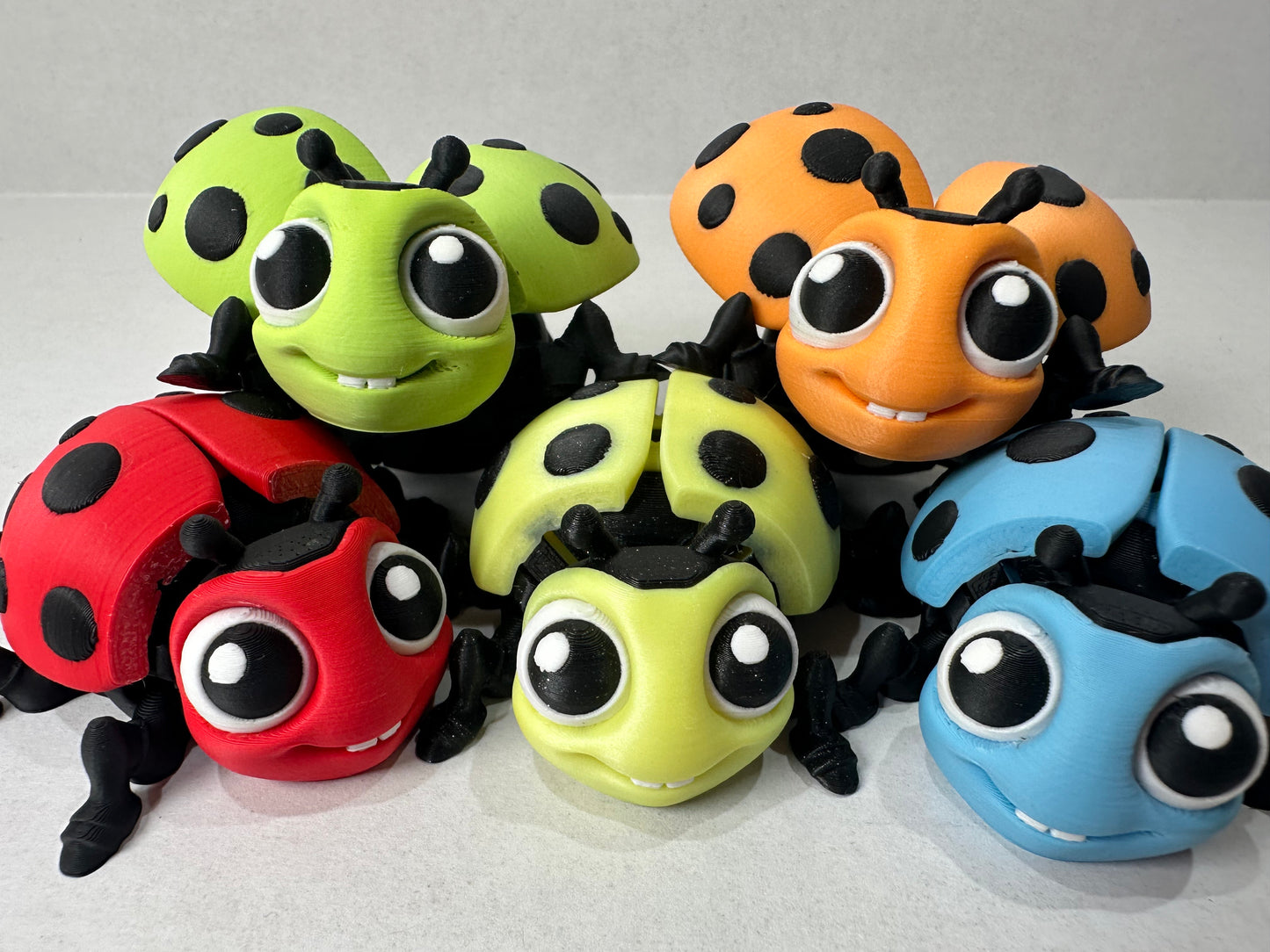 3D Printed Articulating Magnetic Ladybug – Colorful Fridge or Desk Decor