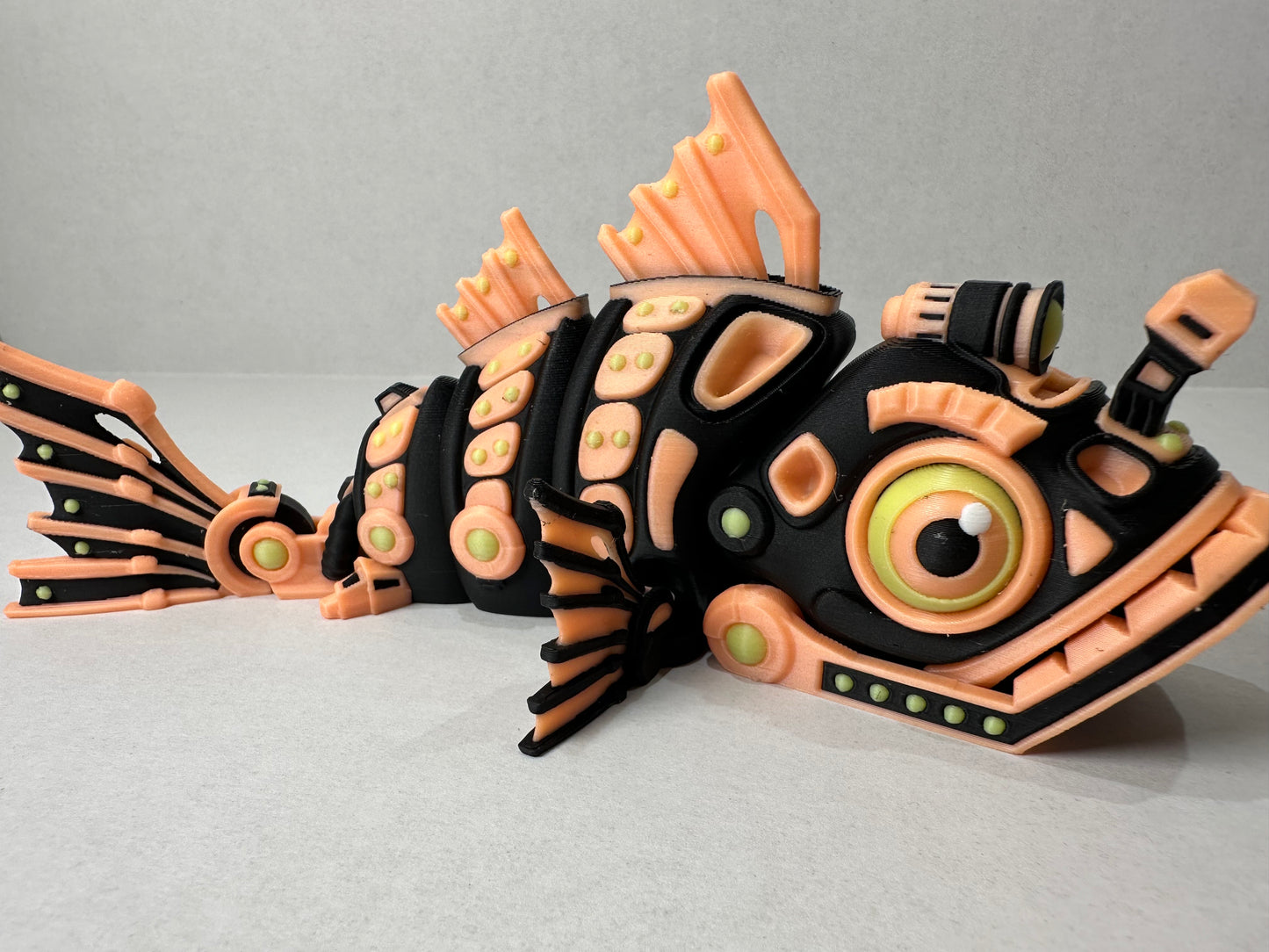 3D Printed Articulating Cyber Fish – Futuristic Display Piece or Gift