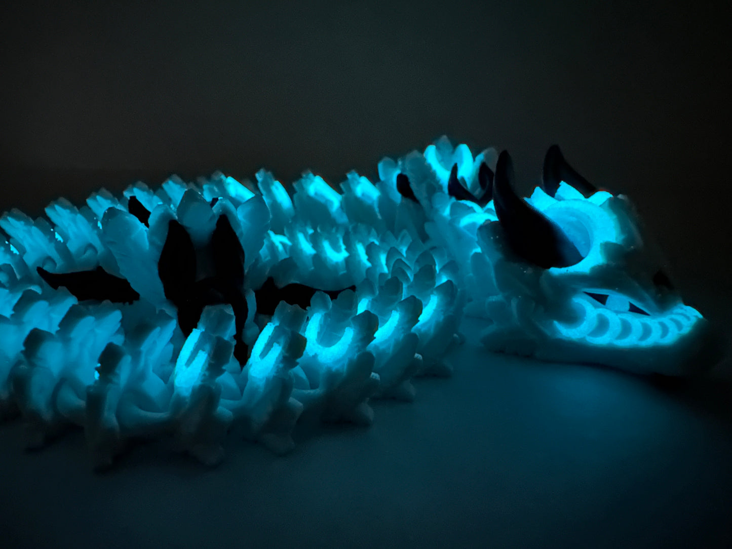 3D Printed Articulating Lunar Dragon – Poseable Celestial Fantasy Decor