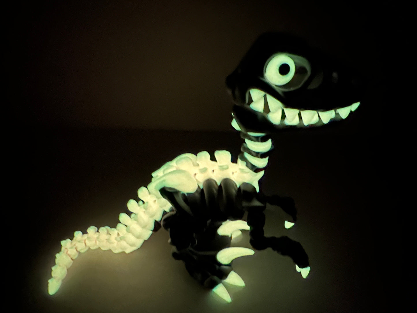3D Printed Articulating Skeleton Raptors – Fantasy Fossil Fun
