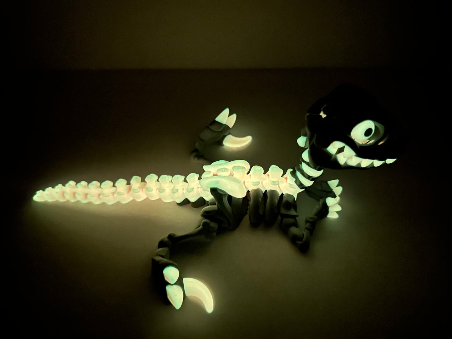 3D Printed Articulating Skeleton Raptors – Fantasy Fossil Fun