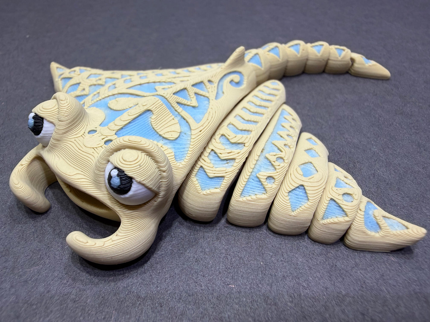 3D Printed Magnetic Manta Ray – Tattooed Poseable Sea Animal – Ocean Lover Gift