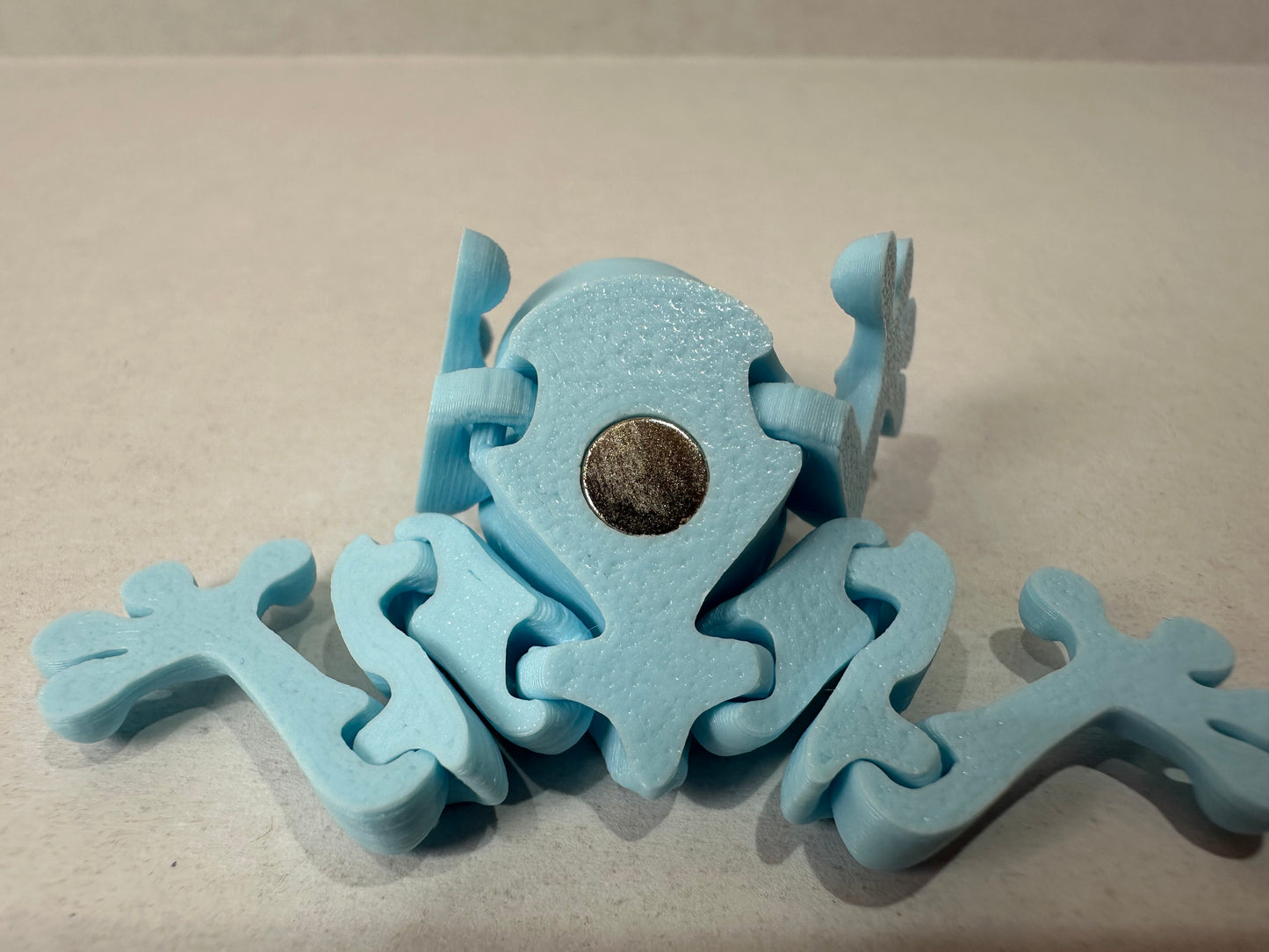 3D Printed Magnetic Articulating Tiny Frog – Cute Fridge or Desk Buddy